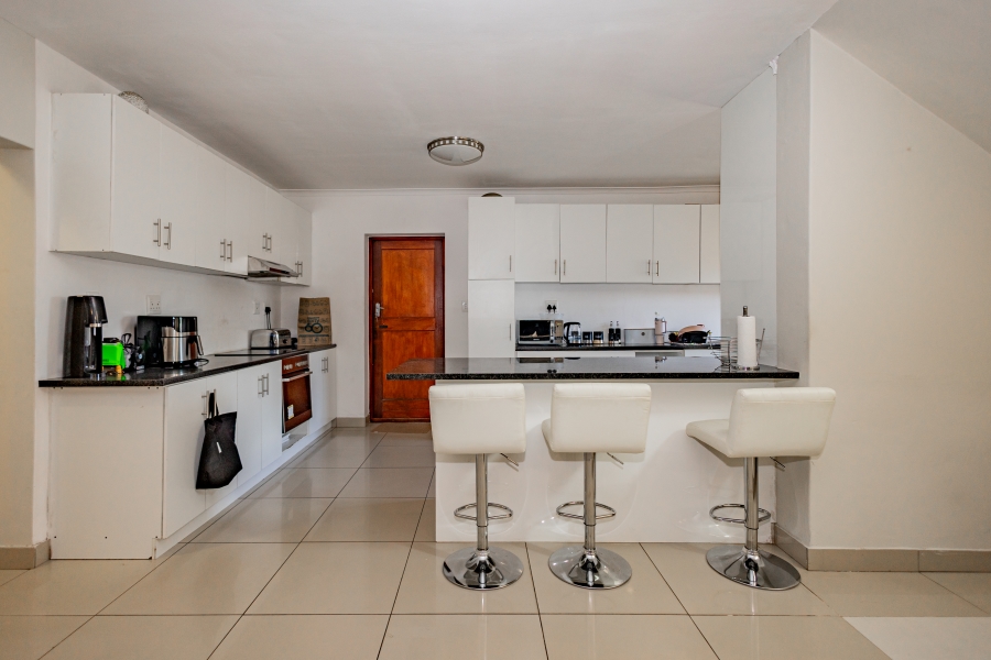 6 Bedroom Property for Sale in Sanddrift Western Cape